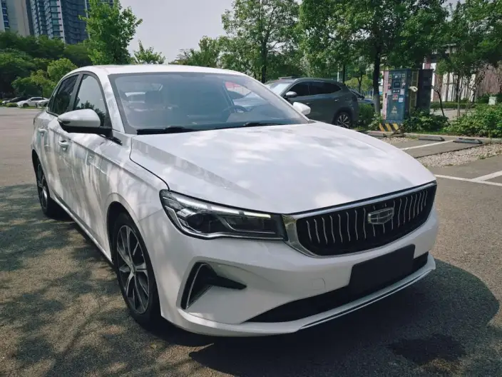 Geely Emgrand 2022 Model No. 4 Gen 1.5L CVT Elite Model – фото 3