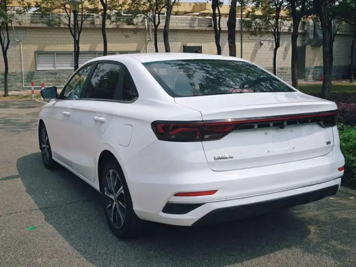 Geely Emgrand 2022 Model No. 4 Gen 1.5L CVT Elite Model – фото 4