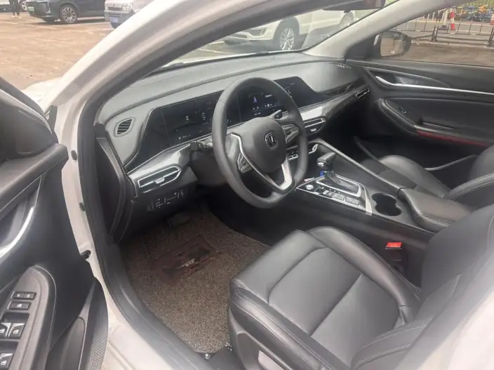 Changan Yida 2023 Model 1.5T GDI Automatic Noble Model – фото 8