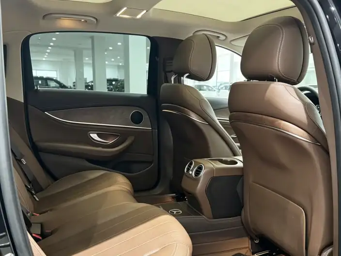 Mercedes-Benz E-Class 2020 Model E 260 L – фото 9