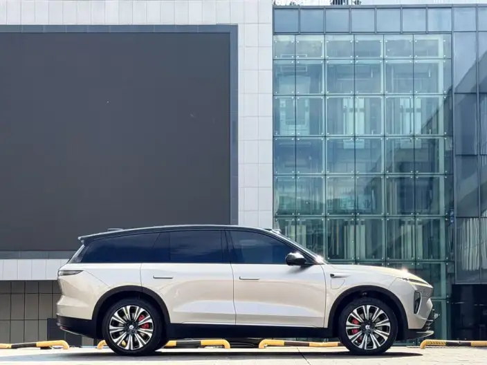 NIO ES8 2023 Model 75kWh – фото 7