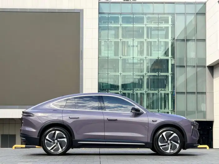 NIO EC6 2024 Model 75kWh – фото 8