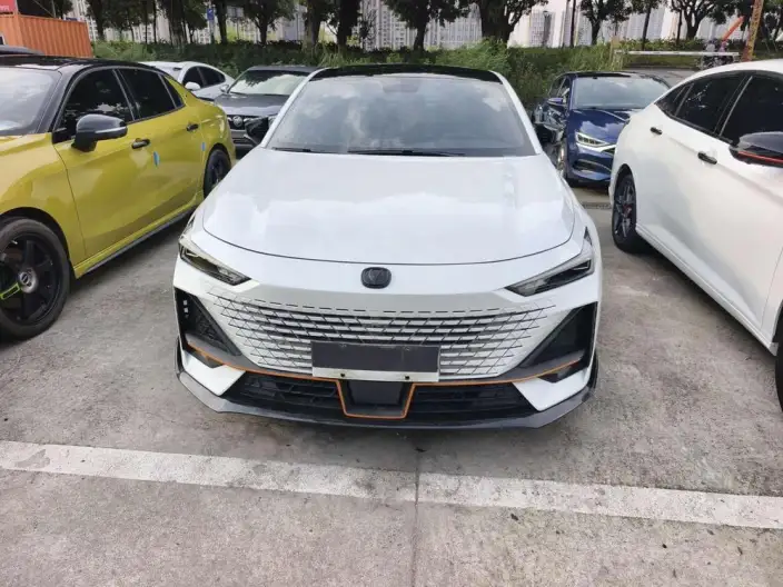 Changan UNI-V 2022 Model 1.5T Sports Edition – фото 2