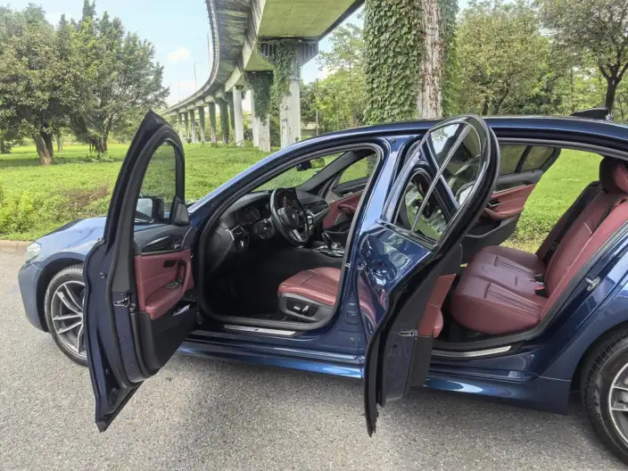 BMW 5 Series 2021 Model 525Li M Sports Set – фото 8