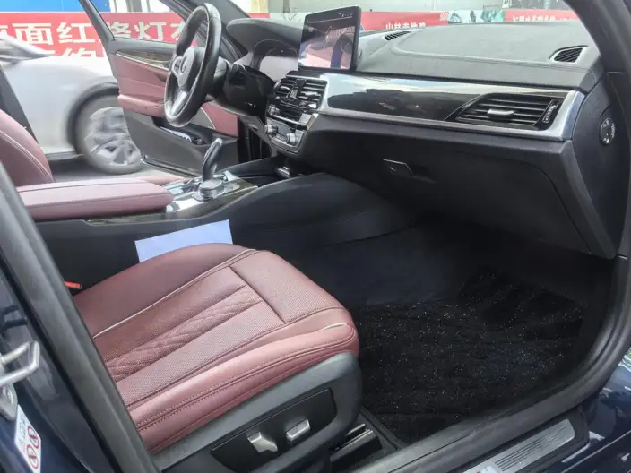 BMW 5 Series 2021 Model 525Li M Sports Set – фото 10