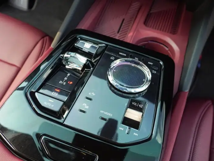 BMW 5 Series 2024 Model 530Li Exclusive Model M Sports Set – фото 6