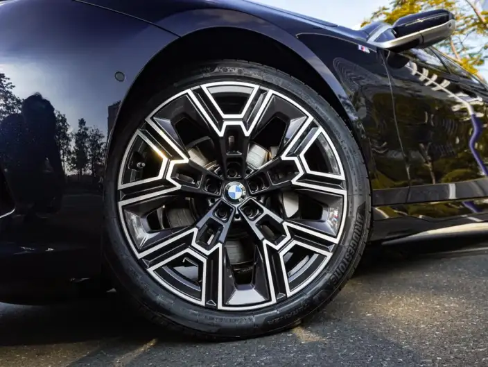 BMW 5 Series 2024 Model 530Li Exclusive Model M Sports Set – фото 10