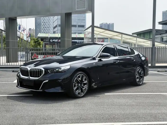 BMW 5 Series 2024 Model 530Li Exclusive Model M Sports Set – фото 1
