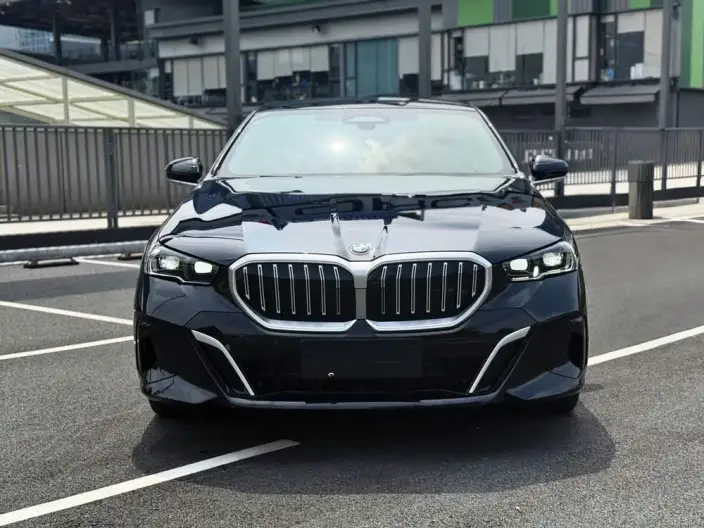 BMW 5 Series 2024 Model 530Li Exclusive Model M Sports Set – фото 2