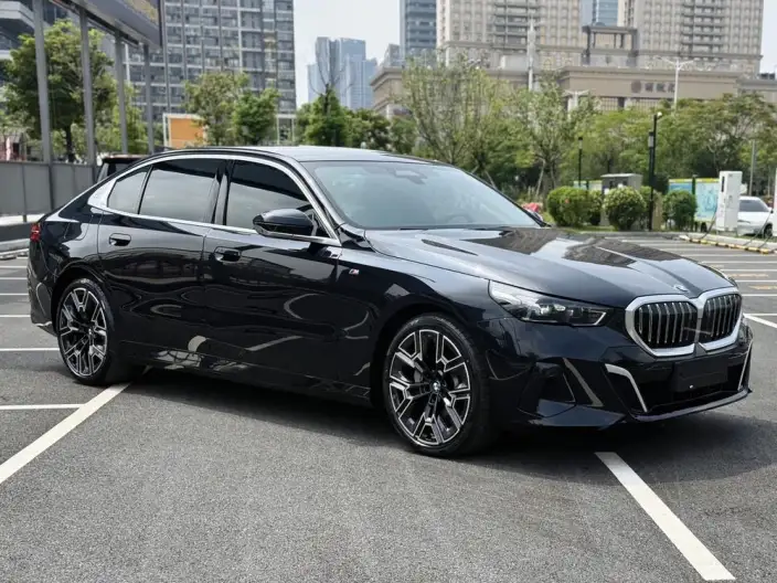 BMW 5 Series 2024 Model 530Li Exclusive Model M Sports Set – фото 3