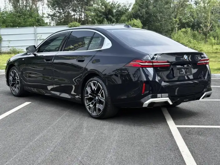 BMW 5 Series 2024 Model 530Li Exclusive Model M Sports Set – фото 5