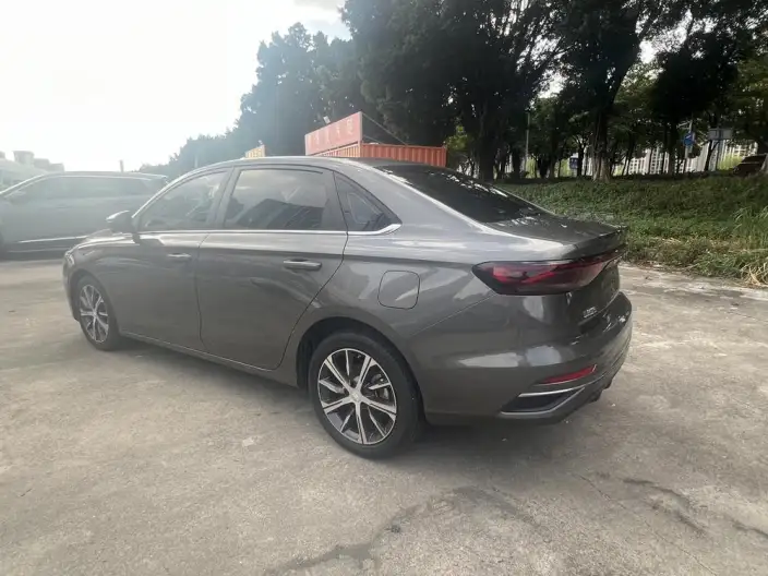 Geely Emgrand 2022 Model No. 4 Gen 1.5L CVT Noble Model – фото 4