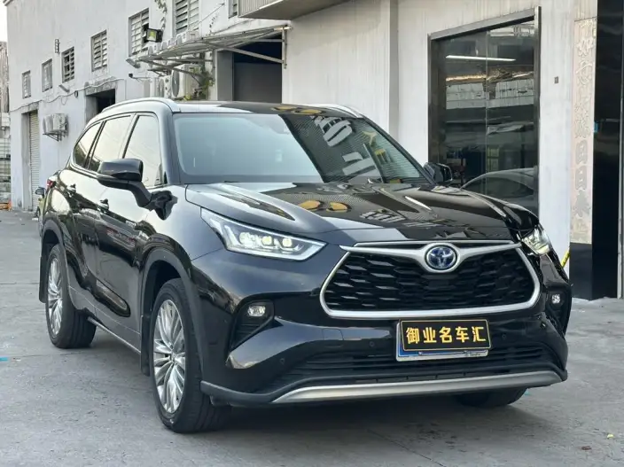 Toyota Highlander 2023 Model Hybrid 2.5L 4WD Premium Edition 7 seat – фото 3