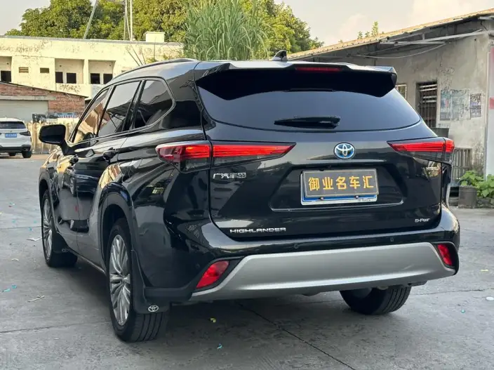 Toyota Highlander 2023 Model Hybrid 2.5L 4WD Premium Edition 7 seat – фото 4