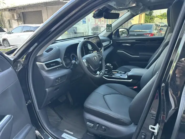 Toyota Highlander 2023 Model Hybrid 2.5L 4WD Premium Edition 7 seat – фото 9