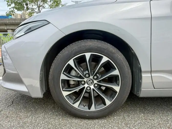 Toyota Avalon 2023 Model 2.5L Automatic Deluxe Edition – фото 4