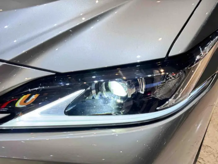 Lexus ES 2022 Model 200 Superior Edition – фото 6