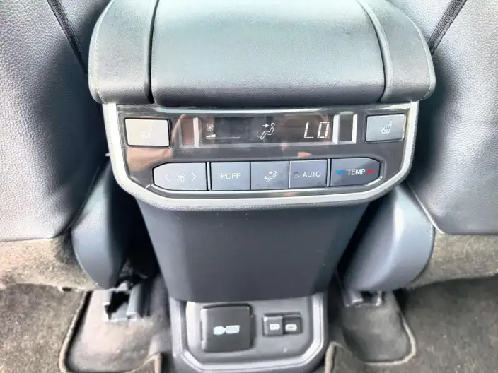 Toyota Highlander 2023 Model Hybrid 2.5L 4WD Supreme Edition 7 seat – фото 10