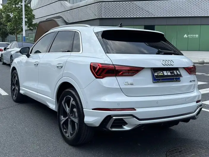 AUDI Q3 2025 Model quattro 45th Anniversary Collector Edition Edition 35 TFSI Fashion Dynamic Model – фото 5