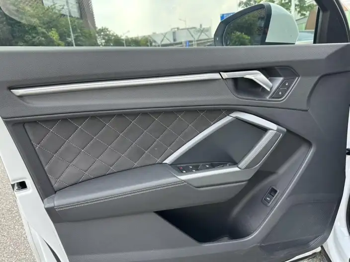 AUDI Q3 2025 Model quattro 45th Anniversary Collector Edition Edition 35 TFSI Fashion Dynamic Model – фото 9