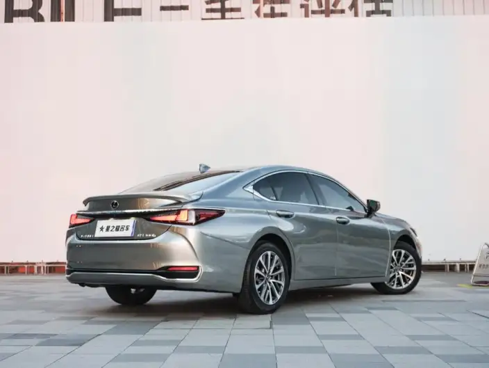 Lexus ES 2022 Model 300h Superior Edition – фото 5