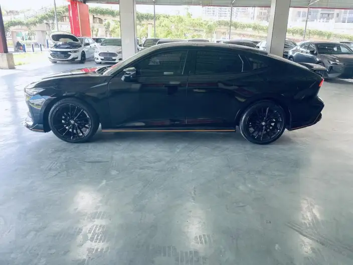Changan UNI-V 2022 Model 1.5T Sports Edition – фото 3