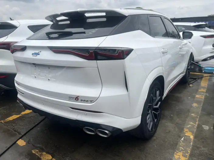 Changan Auchan Z6 2023 Model Blue whale 1.5T DCT Smart Prestige Model – фото 3