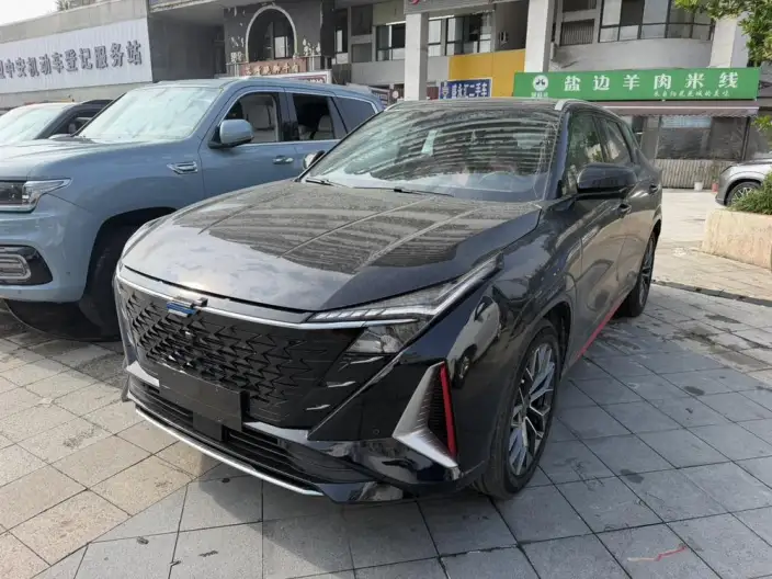 Changan Auchan Z6 2023 Model Blue whale 1.5T DCT Smart Cool Model – фото 1