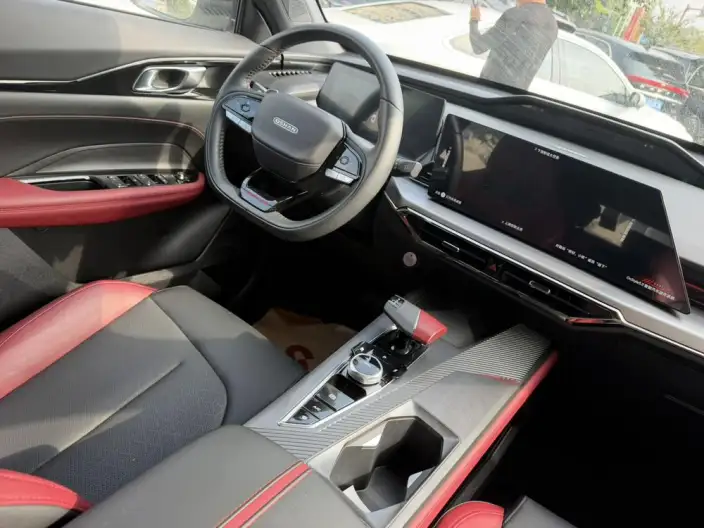 Changan Auchan Z6 2023 Model Blue whale 1.5T DCT Smart Cool Model – фото 10