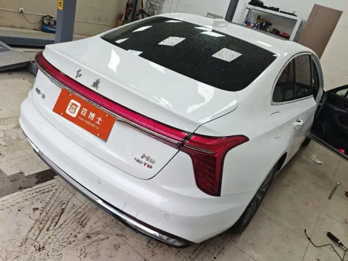 Hongqi H5 2023 Model 2.0T Automatic Flag Lead Edition – фото 3