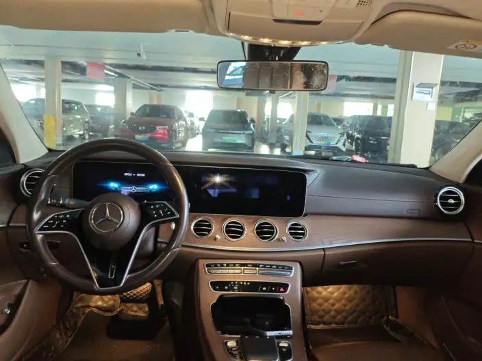 Mercedes-Benz E-Class 2022 Model E 260 L 4MATIC sedan – фото 5