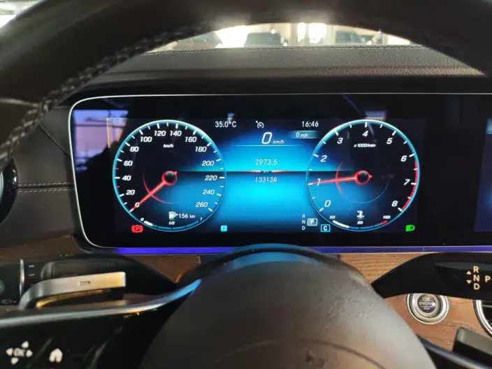 Mercedes-Benz E-Class 2022 Model E 260 L 4MATIC sedan – фото 6