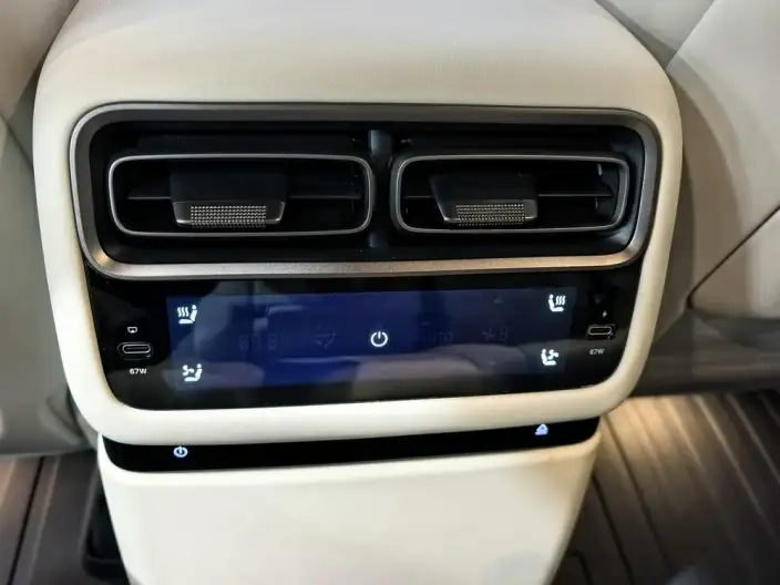 Li Auto i6 2025 Model 4WD Standard Edition – фото 9
