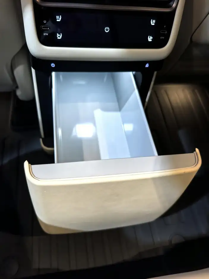 Li Auto i6 2025 Model 4WD Standard Edition – фото 10