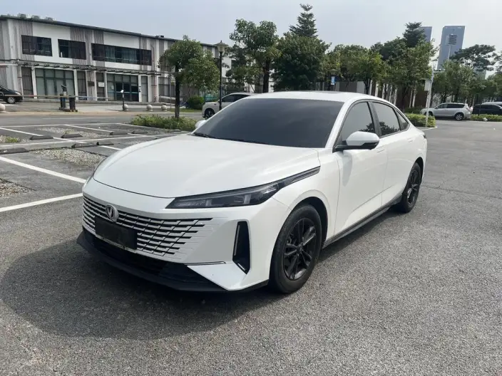 Changan Yida 2023 Model 1.5T GDI Automatic Noble Model – фото 1
