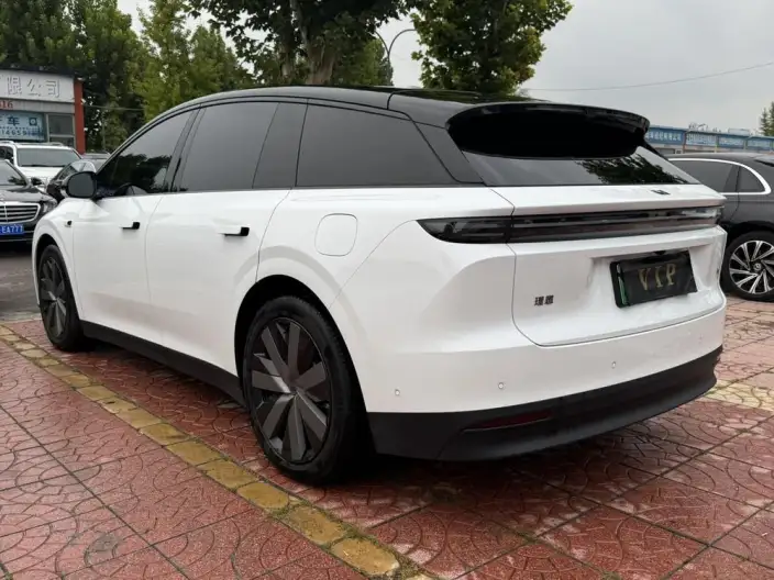 Li Auto i6 2025 Model 4WD Standard Edition – фото 4