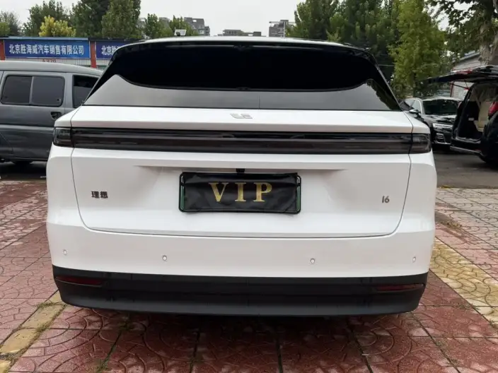 Li Auto i6 2025 Model 4WD Standard Edition – фото 5