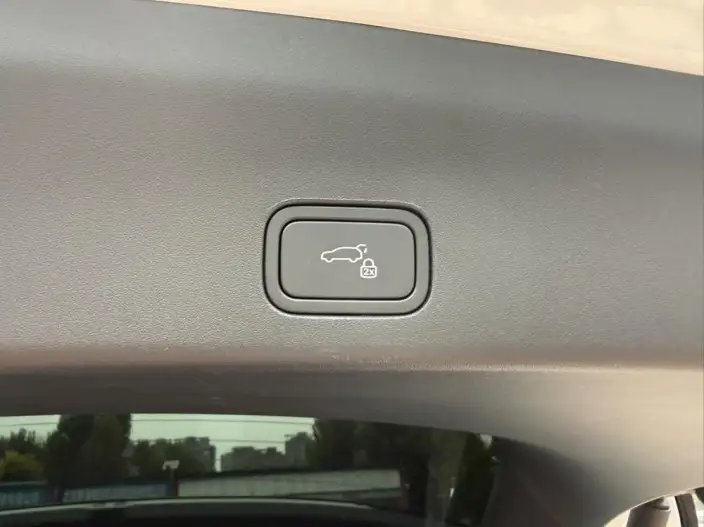 Li Auto i6 2025 Model 4WD Standard Edition – фото 10