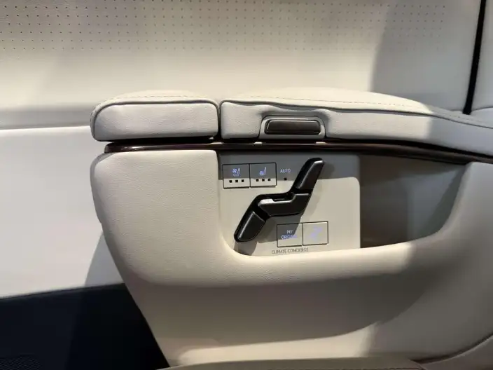 Lexus LM 2023 Model 500h DIRECT4 VI seat Respect Edition – фото 6