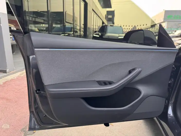 Model 3 2025 Model Facelift Rear-wheel drive version – фото 10