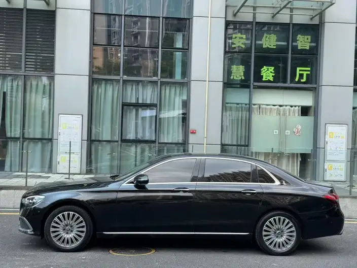 Mercedes-Benz E-Class 2021 Model E 300 L Luxury Model sedan – фото 3