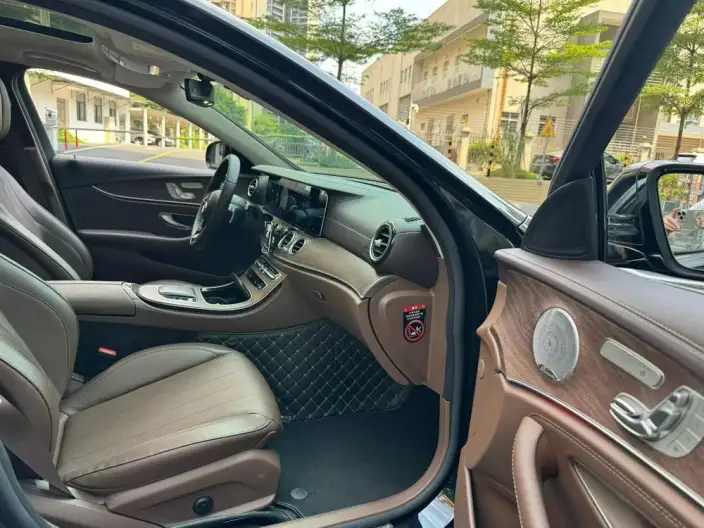 Mercedes-Benz E-Class 2021 Model E 300 L Luxury Model sedan – фото 6