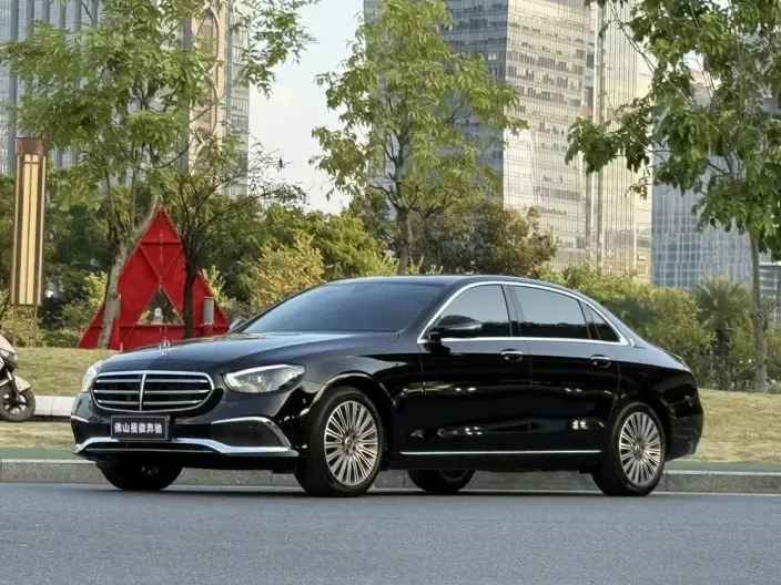Mercedes-Benz E-Class 2023 Model E 300 L Luxury Model sedan – фото 1