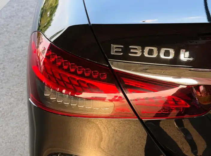Mercedes-Benz E-Class 2023 Model E 300 L Luxury Model sedan – фото 10