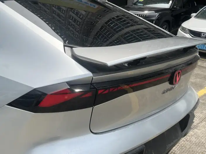 Changan UNI-V 2023 Model 2.0T Fengsu Edition – фото 10