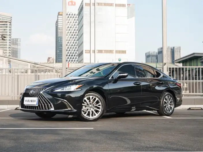 Lexus ES 2022 Model 300h Superior Edition – фото 1