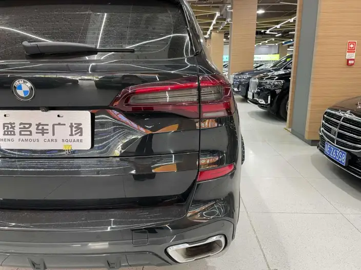 BMW X5 2022 Model Facelift xDrive 30Li Exclusive Model M Sports Set – фото 9