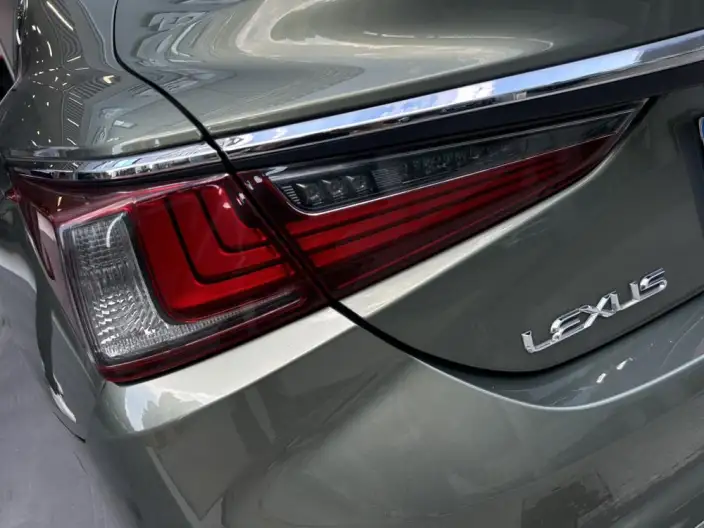 Lexus ES 2021 Model 200 Superior Edition – фото 8