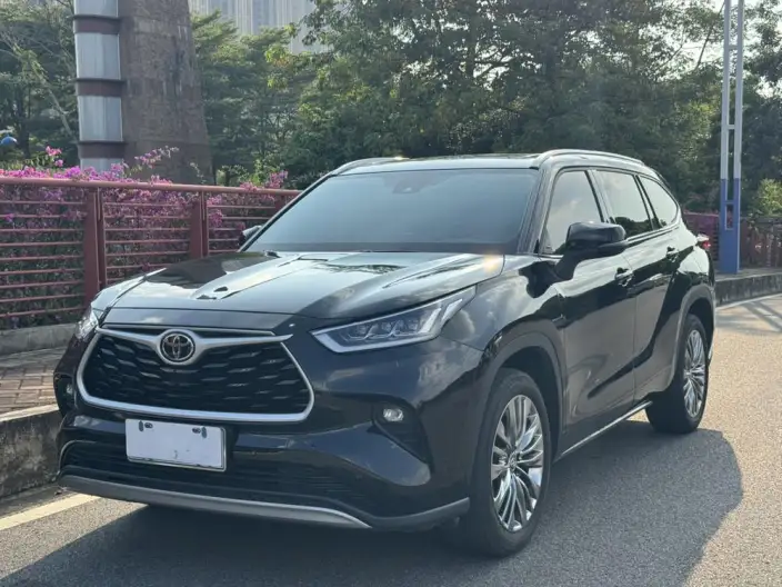 Toyota Highlander 2022 Model 380T 4WD Premium Edition 7 seat – фото 1