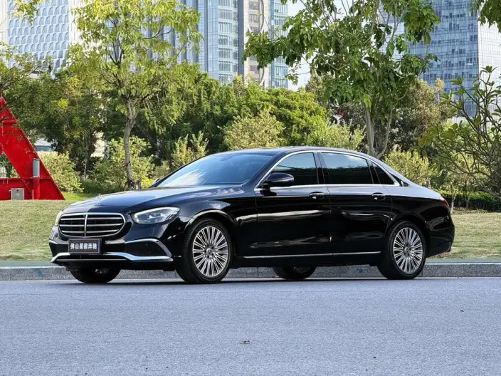 Mercedes-Benz E-Class 2023 Model E 300 L Luxury Model sedan – фото 1